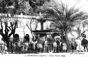 1352- Nemours - Place Victor Hugo
